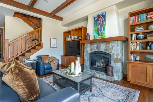 $1,300,000 | 10213 Annies Loop, Truckee, CA 96161