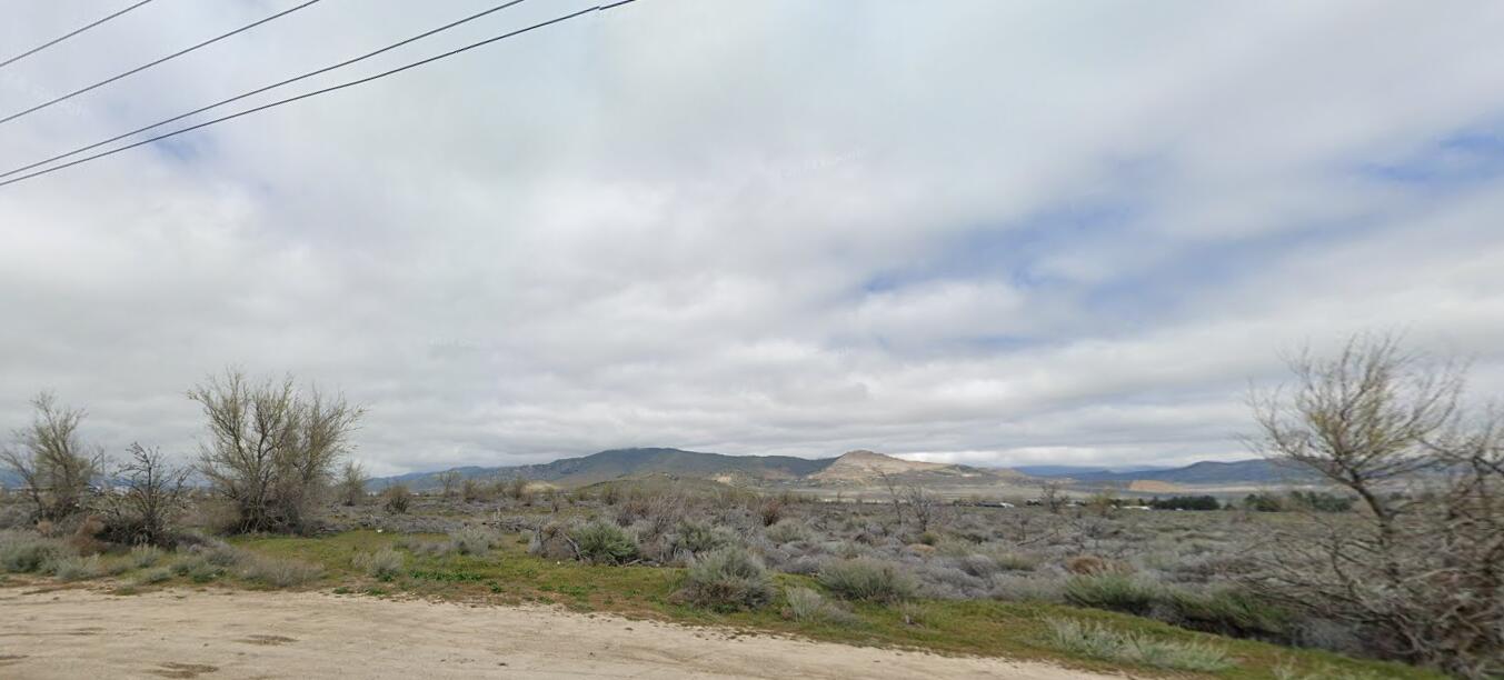 Lot 8 Highline Road Tehachapi, CA 93561 - Photo 5 of 19 a view of a dry field