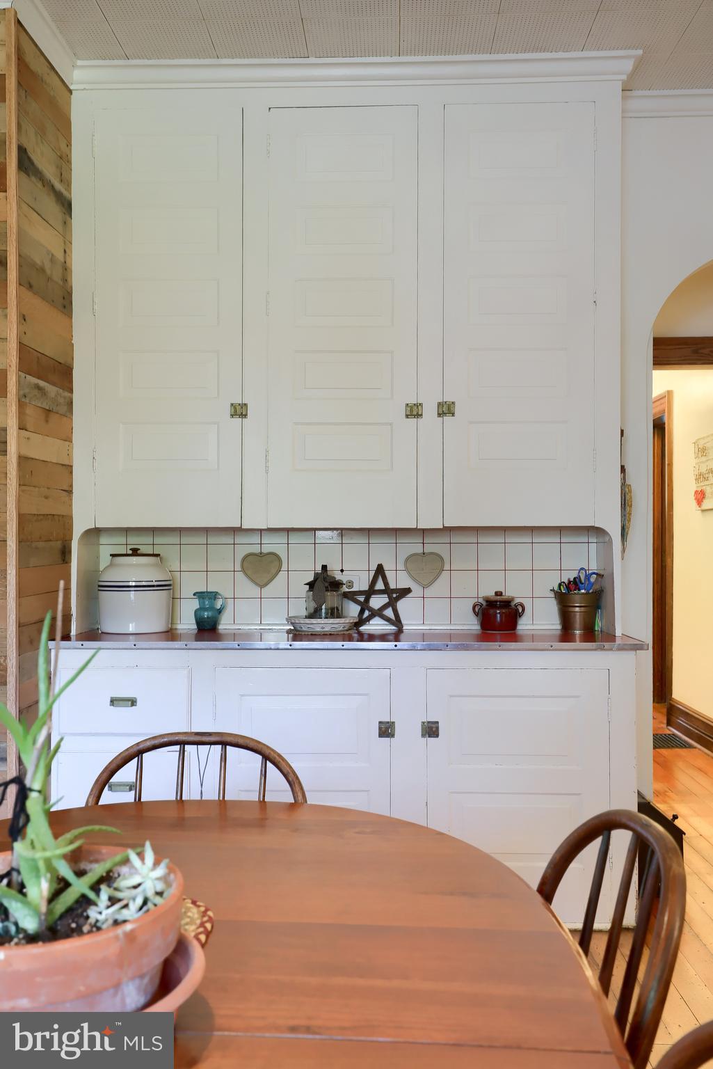 3688 River Road Conestoga, PA 17516 - Photo 35 of 76 Built-In Cabinets