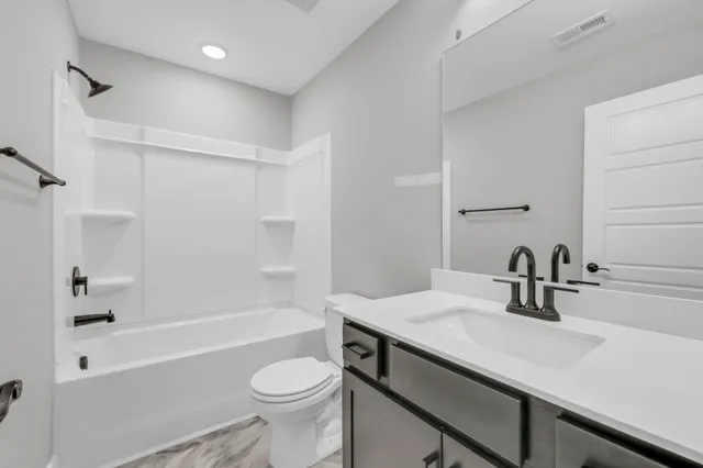 $284,900 | 1405 Jonathan Wade Circle, Unit 1405, Clarksville, TN 37043