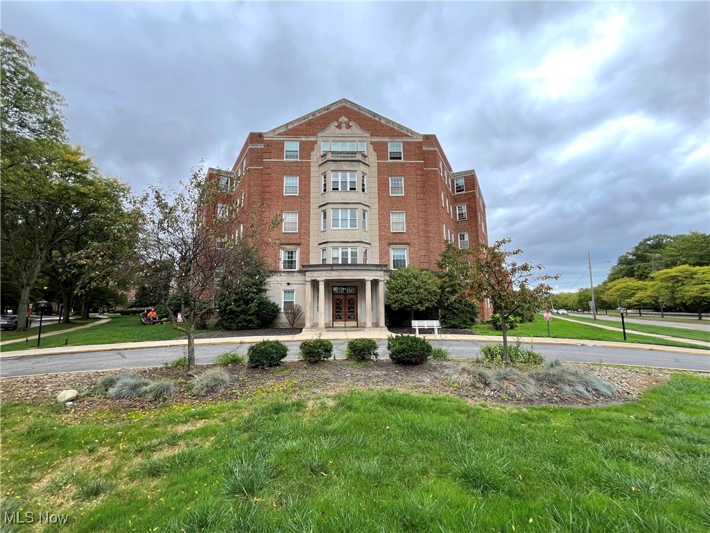 13800 Fairhill Road, Unit 204 Shaker Heights, OH 44120 - Photo 1 of 21 Front of Building