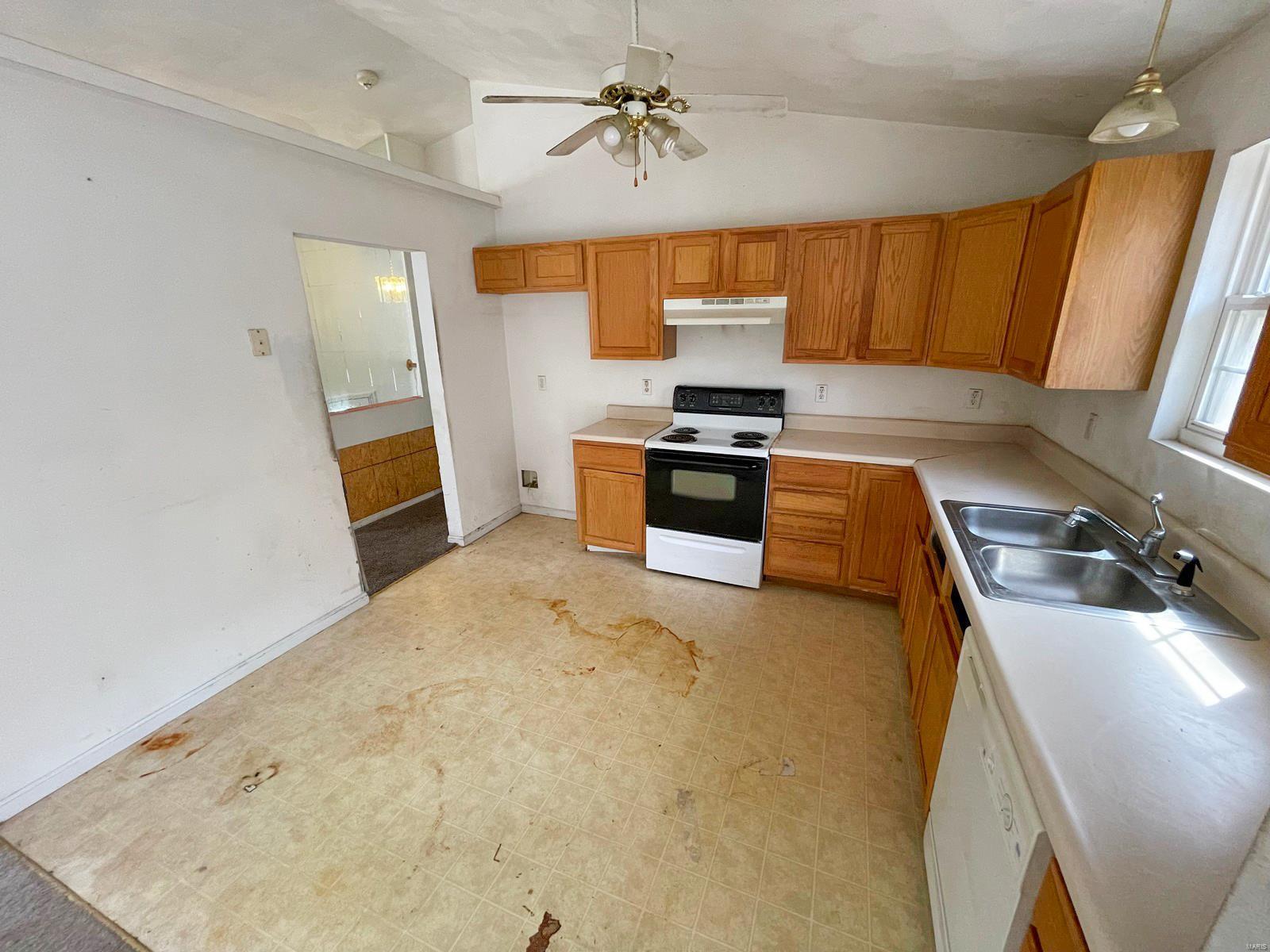 1005 Apache Drive Collinsville, IL 62234 - Photo 9 of 22