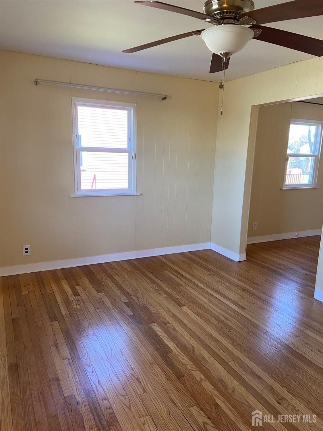 2 Walnut Street Edison, NJ 08817 - Photo 4 of 26 Gallery Image 4
