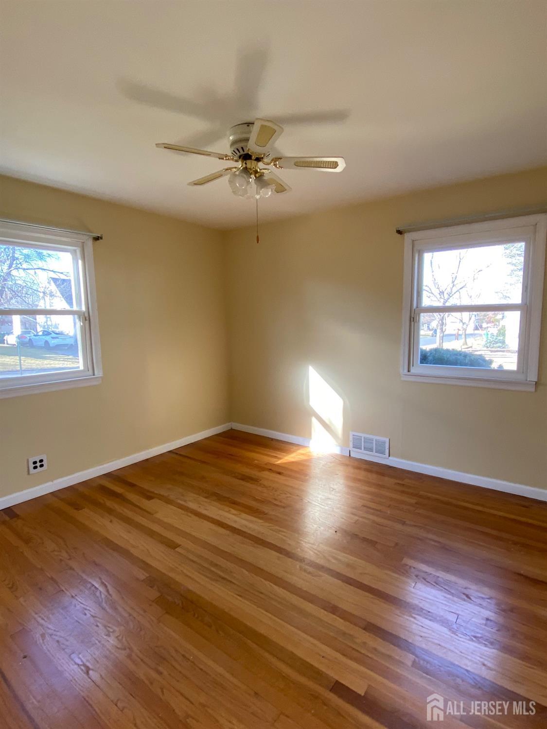 2 Walnut Street Edison, NJ 08817 - Photo 8 of 26 Gallery Image 8
