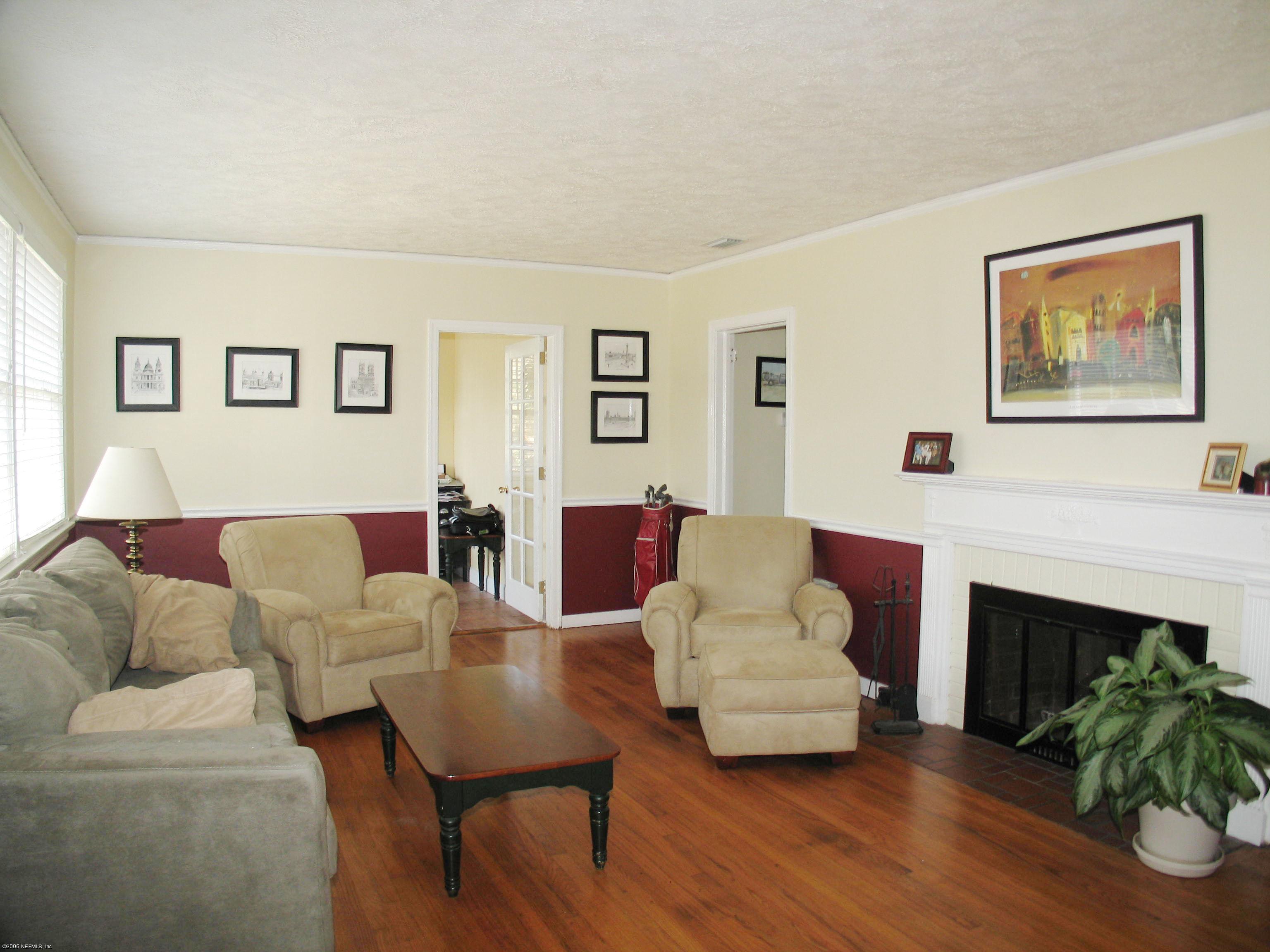 2605 Ridgewood Road Jacksonville, FL 32207 - Photo 3 of 7 Family Room-VG