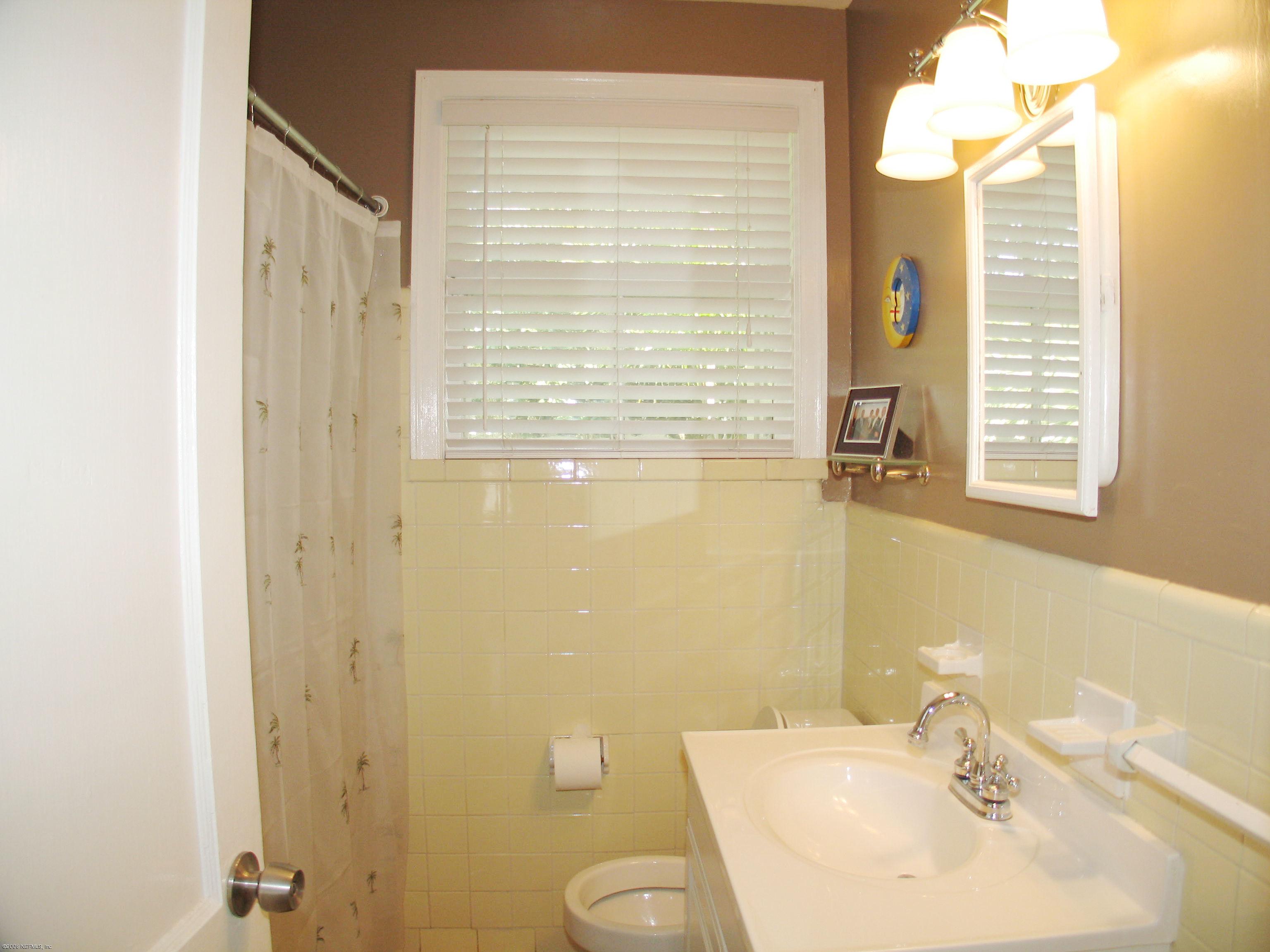 2605 Ridgewood Road Jacksonville, FL 32207 - Photo 6 of 7 Hall Bath-VG