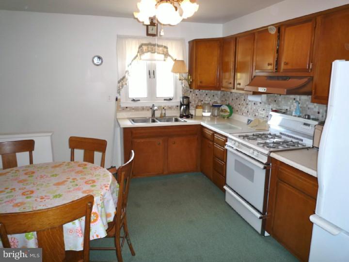15 Millbrook Road Newark, DE 19713 - Photo 8 of 20 Kitchen