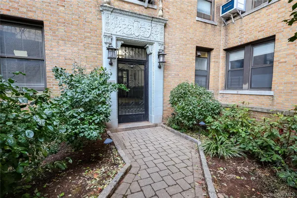 $3,500 | 148-09 Northern Boulevard, Unit 5J | Murray Hill - Flushing