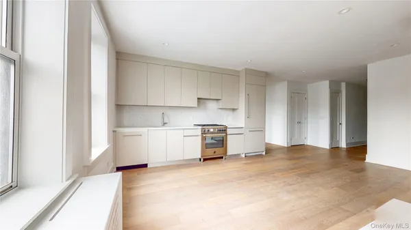 $3,500 | 148-09 Northern Boulevard, Unit 5J | Murray Hill - Flushing