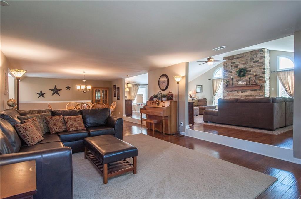 5408 Hamilton Road Gibsonia, PA 15044 - Photo 5 of 25 Gallery Image 5