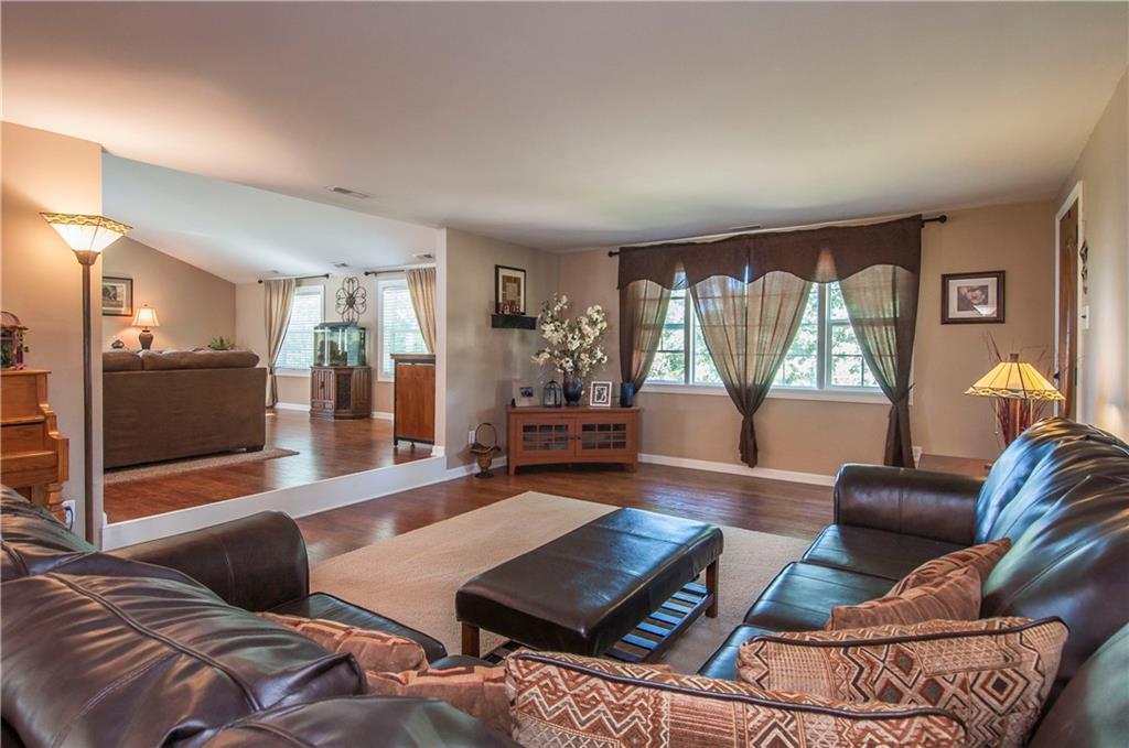 5408 Hamilton Road Gibsonia, PA 15044 - Photo 6 of 25 Gallery Image 6