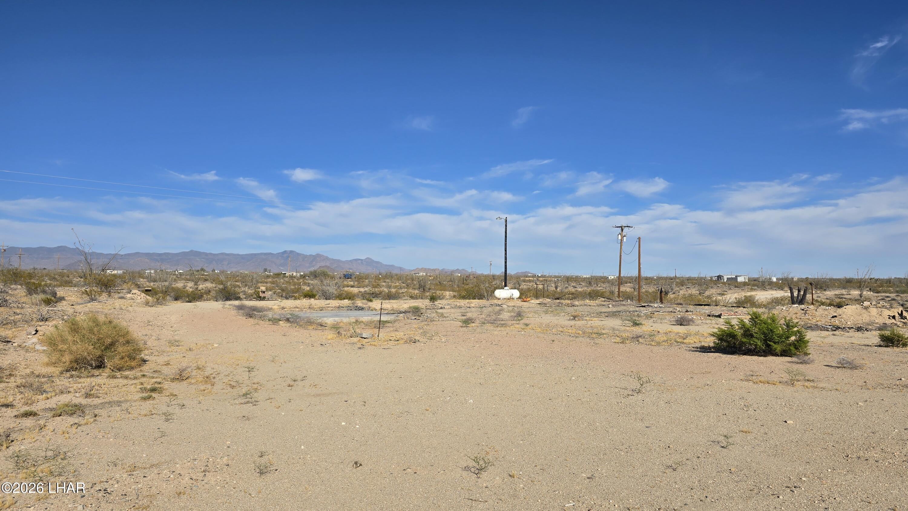 14279 Anegam Road Yucca, AZ 86438 - Photo 17 of 38