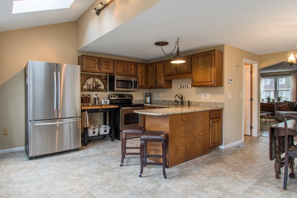 84 Sentry Way, Unit 84 Merrimack, NH 03054 - Photo 3 of 21
