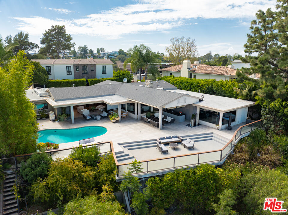 2052 Stradella Road Los Angeles, CA 90077 - Photo 3 of 34 Gallery Image 3