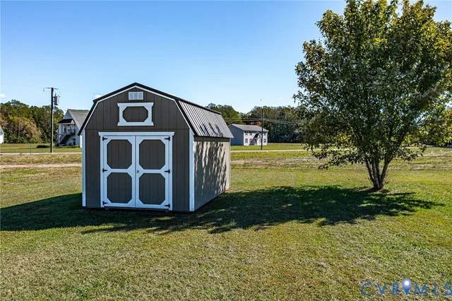 a view of a house with pool