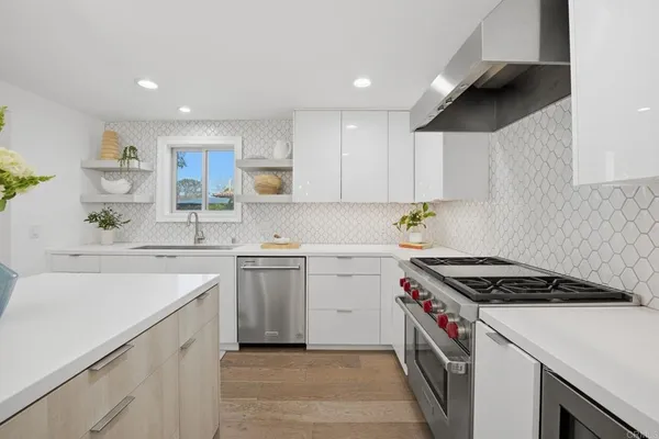 $2,750,000 | 637 North Rios Avenue, Solana Beach, CA 92075