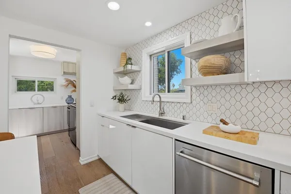 $2,750,000 | 637 North Rios Avenue, Solana Beach, CA 92075