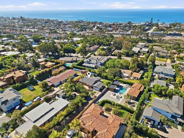 $2,750,000 | 637 North Rios Avenue, Solana Beach, CA 92075