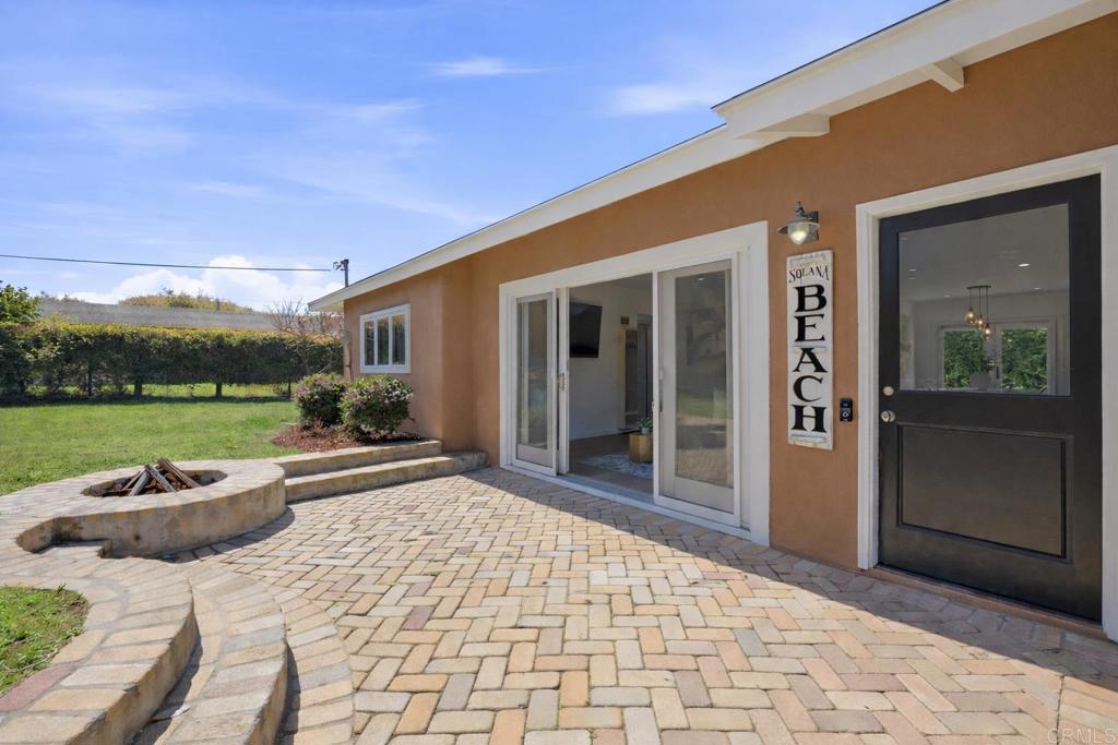 637 North Rios Avenue Solana Beach, CA 92075 - Photo 4 of 32