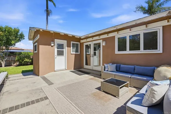 $2,750,000 | 637 North Rios Avenue, Solana Beach, CA 92075