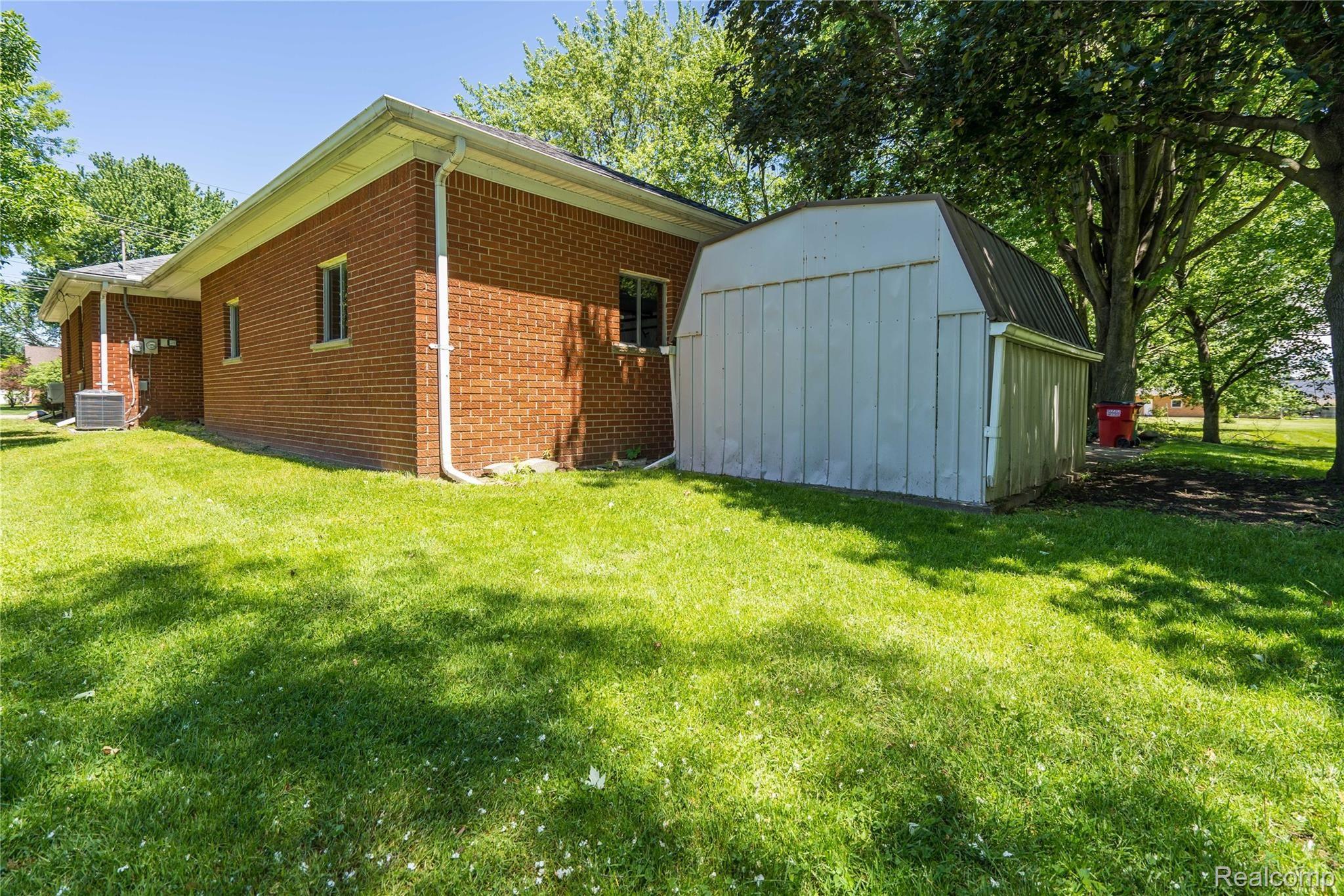 18320 21 Mile Road Macomb, MI 48044 - Photo 13 of 99 DSC03182.jpg