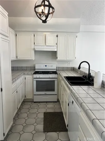 $3,100 | 5131 Dunbar Drive, Huntington Beach, CA 92649