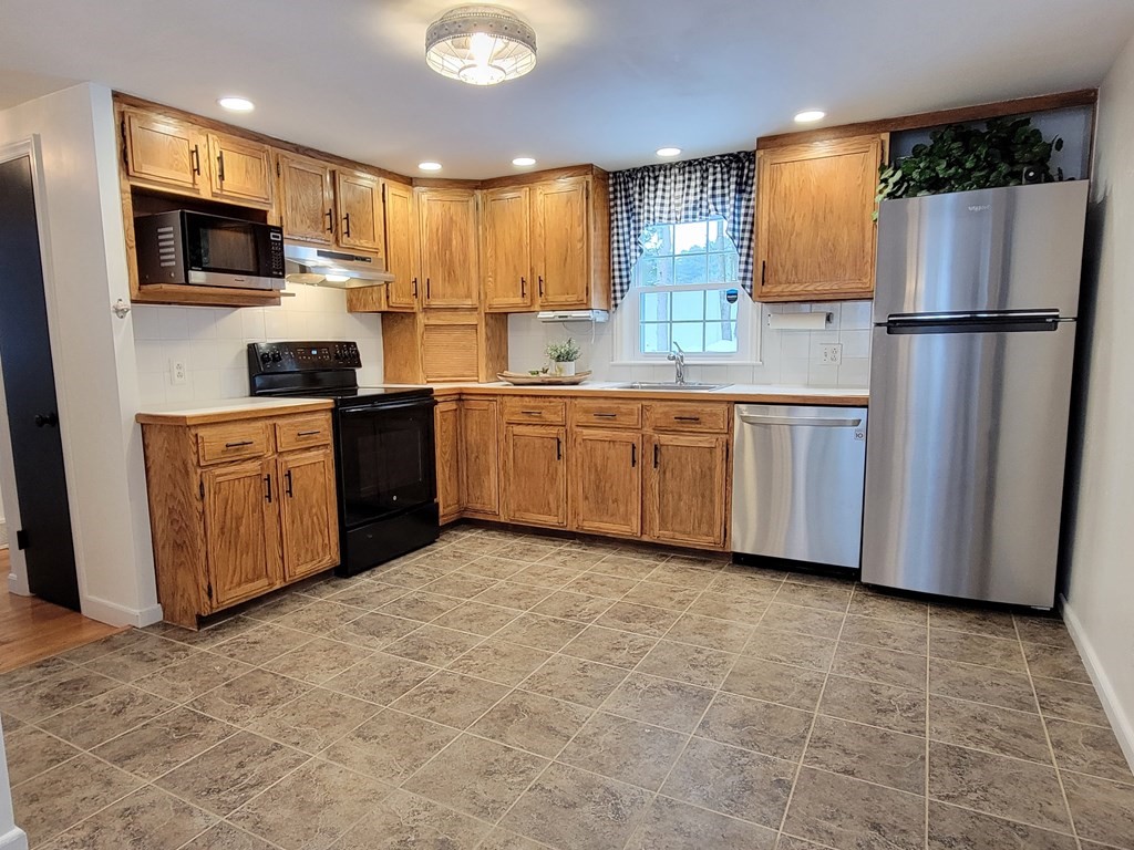 372 Chestnut Street Ashland, MA 01721 - Photo 14 of 30 Gallery Image 14