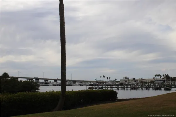 a view of ocean with city view