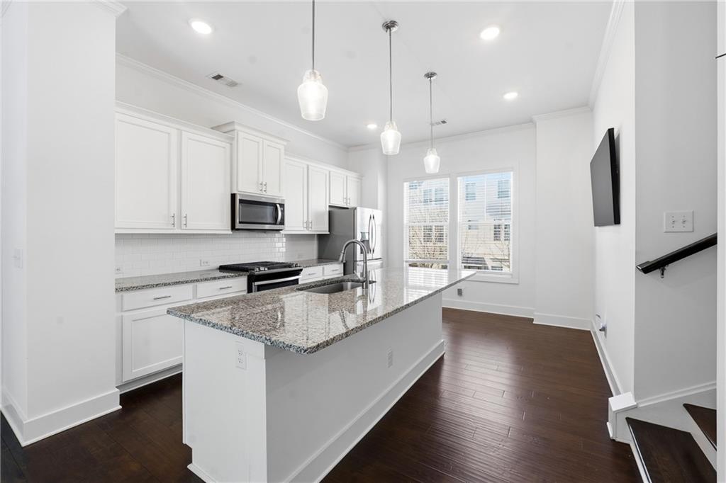 2161 Colvin Court Northwest Atlanta, GA 30318 - Photo 5 of 25