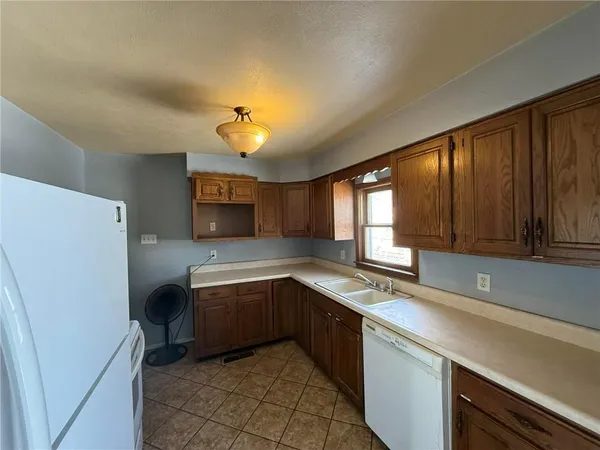 $38,500 | 310 South 24th Street, Parsons, KS 67357