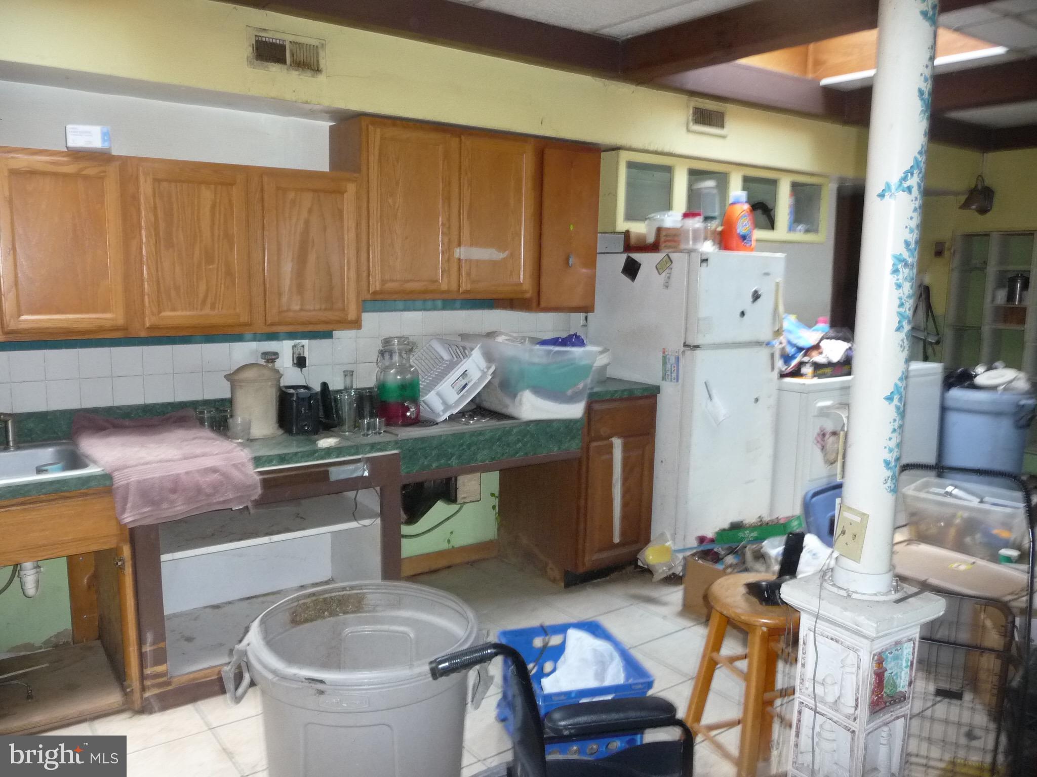 8618 Sandy Plains Road Baltimore, MD 21222 - Photo 7 of 14