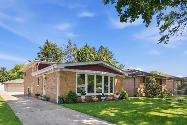 $599,900 | 8939 Mango Avenue, Morton Grove, IL 60053