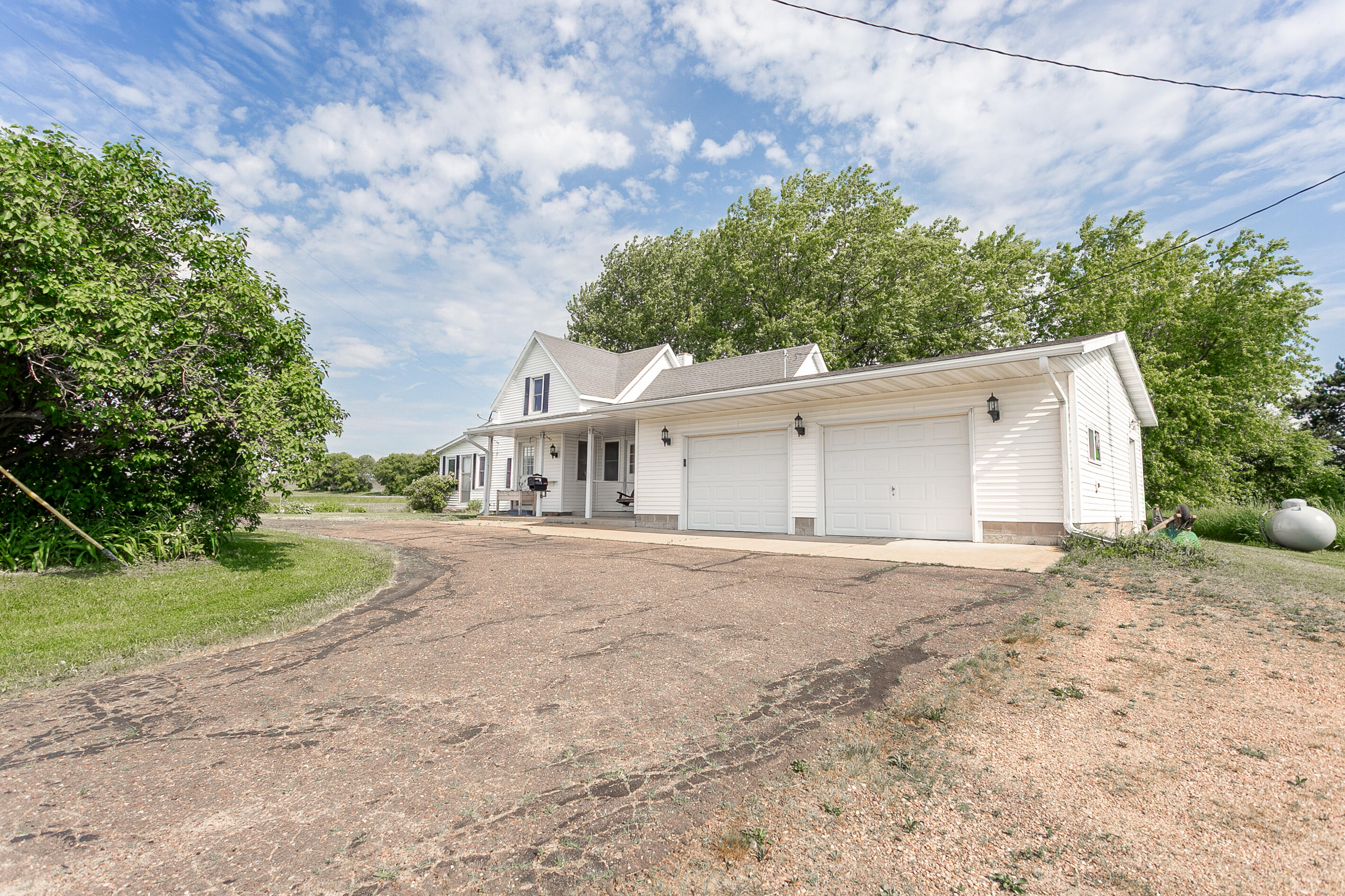 N14386 Town Line Road Cleveland, WI 54741 - Photo 4 of 50 003