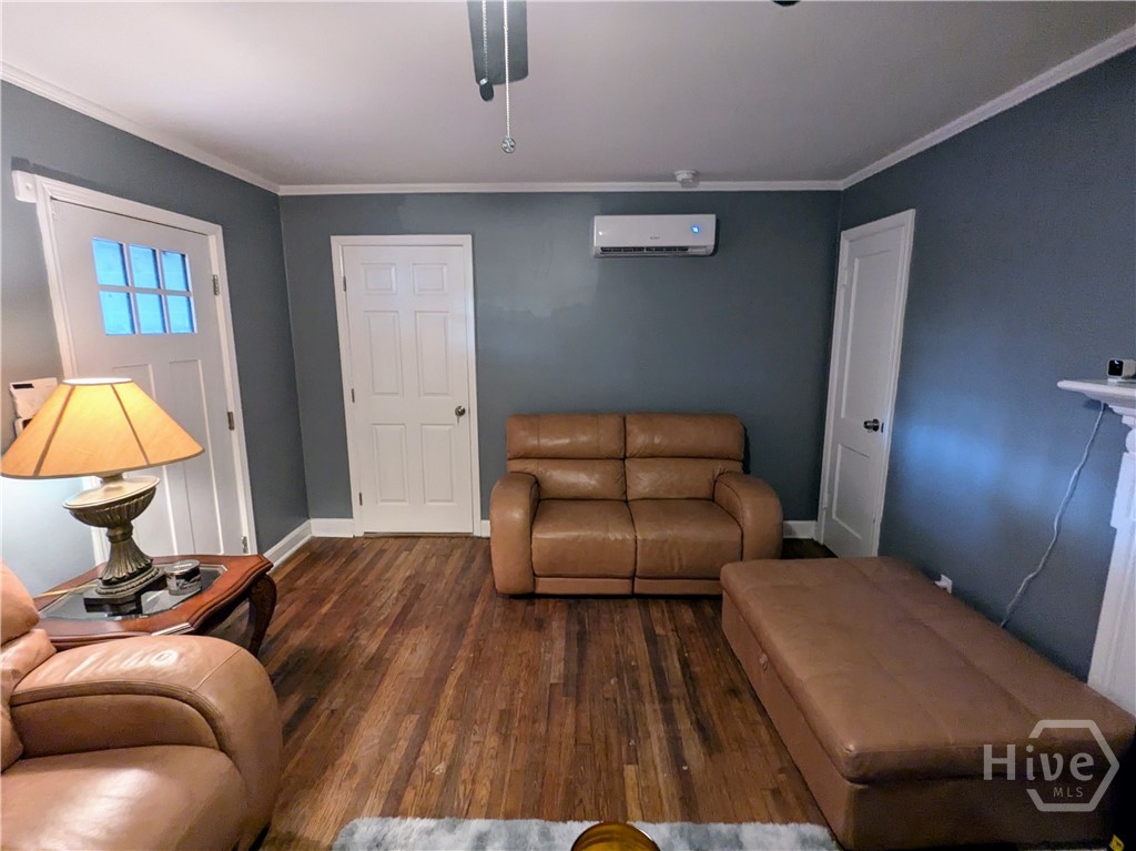 614 East 37th Street Savannah, GA 31401 - Photo 5 of 18