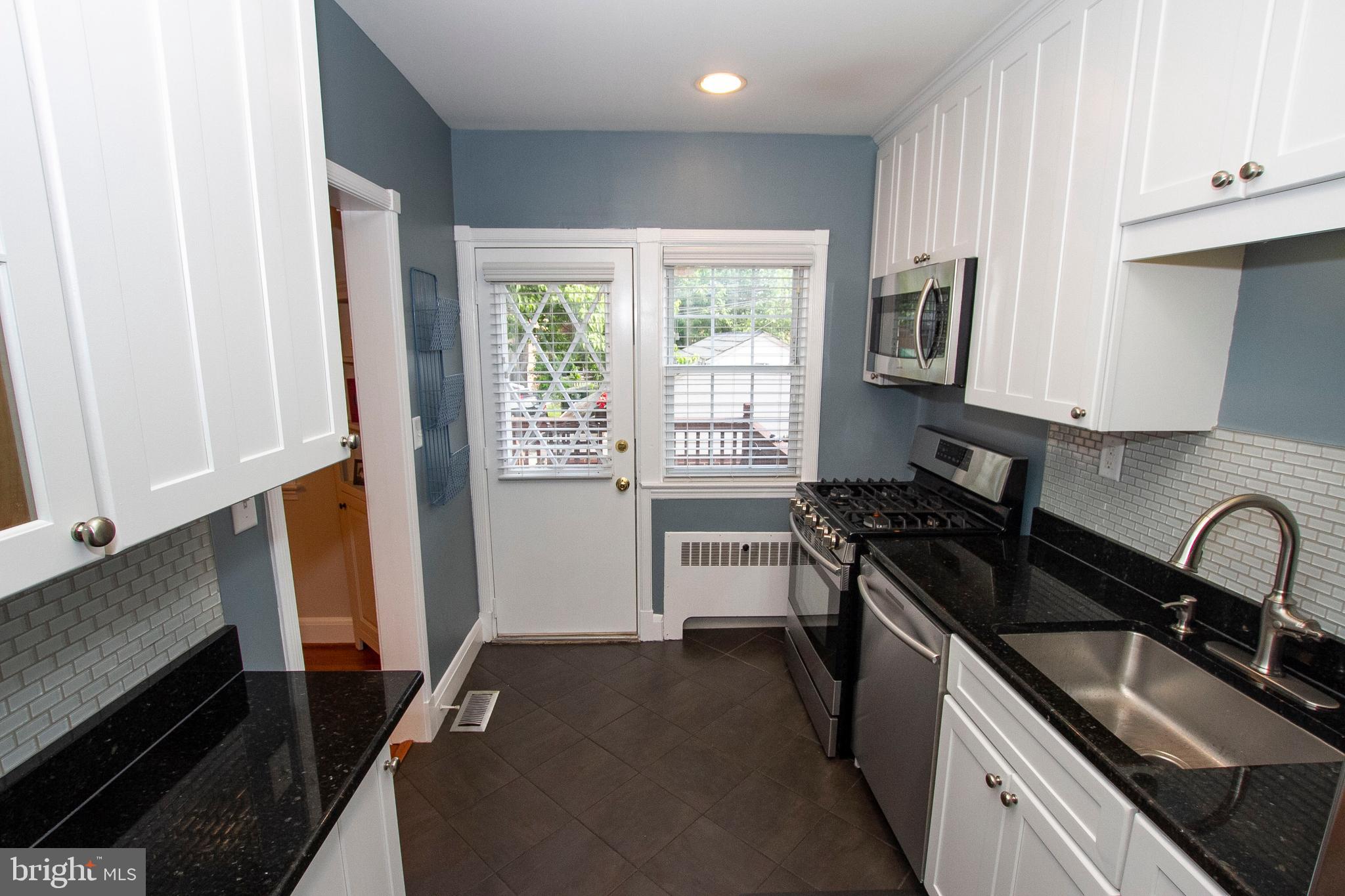 90 Dunkirk Road Baltimore, MD 21212 - Photo 15 of 41 kitchen