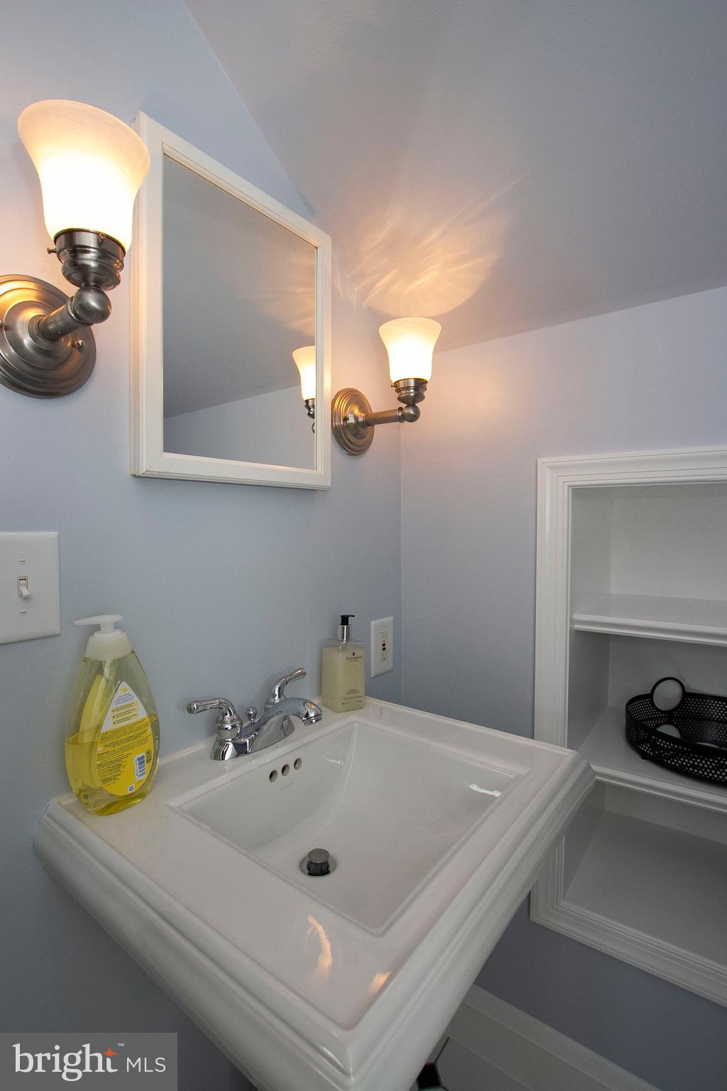 90 Dunkirk Road Baltimore, MD 21212 - Photo 34 of 41 master bathroom, level 3