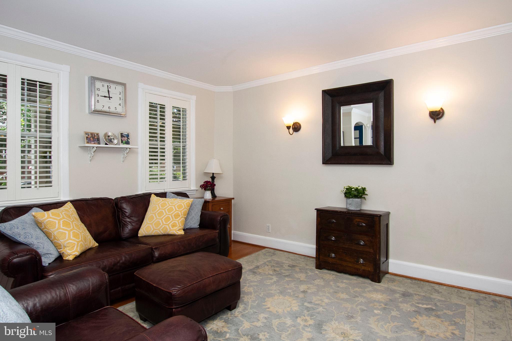90 Dunkirk Road Baltimore, MD 21212 - Photo 6 of 41 living room