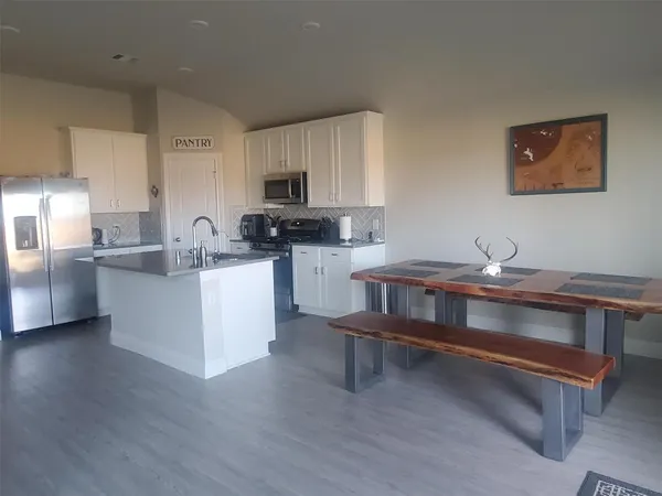 $2,250 | 1208 Mare Stable Court, Alvin, TX 77511