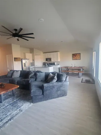 $2,250 | 1208 Mare Stable Court, Alvin, TX 77511