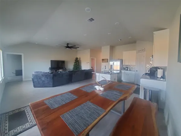 $2,250 | 1208 Mare Stable Court, Alvin, TX 77511