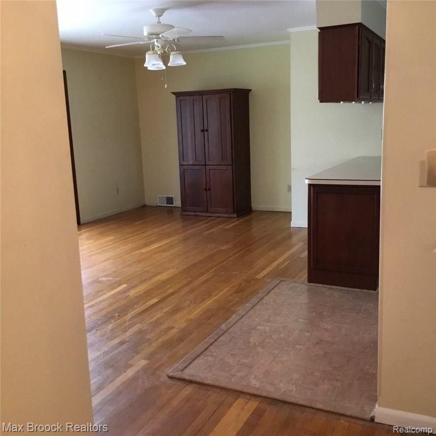 29334 Rambling Road Southfield, MI 48076 - Photo 15 of 29 IMG_0460.JPG