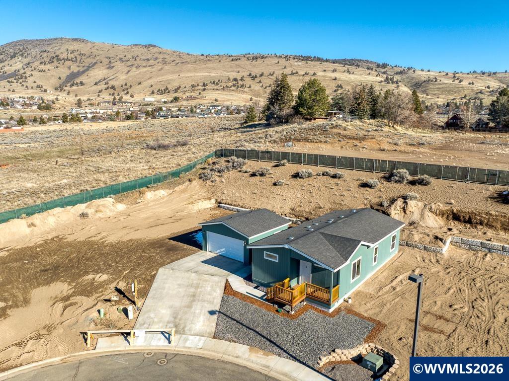 5636 Edith Way Klamath Falls, OR 97603 - Photo 2 of 23