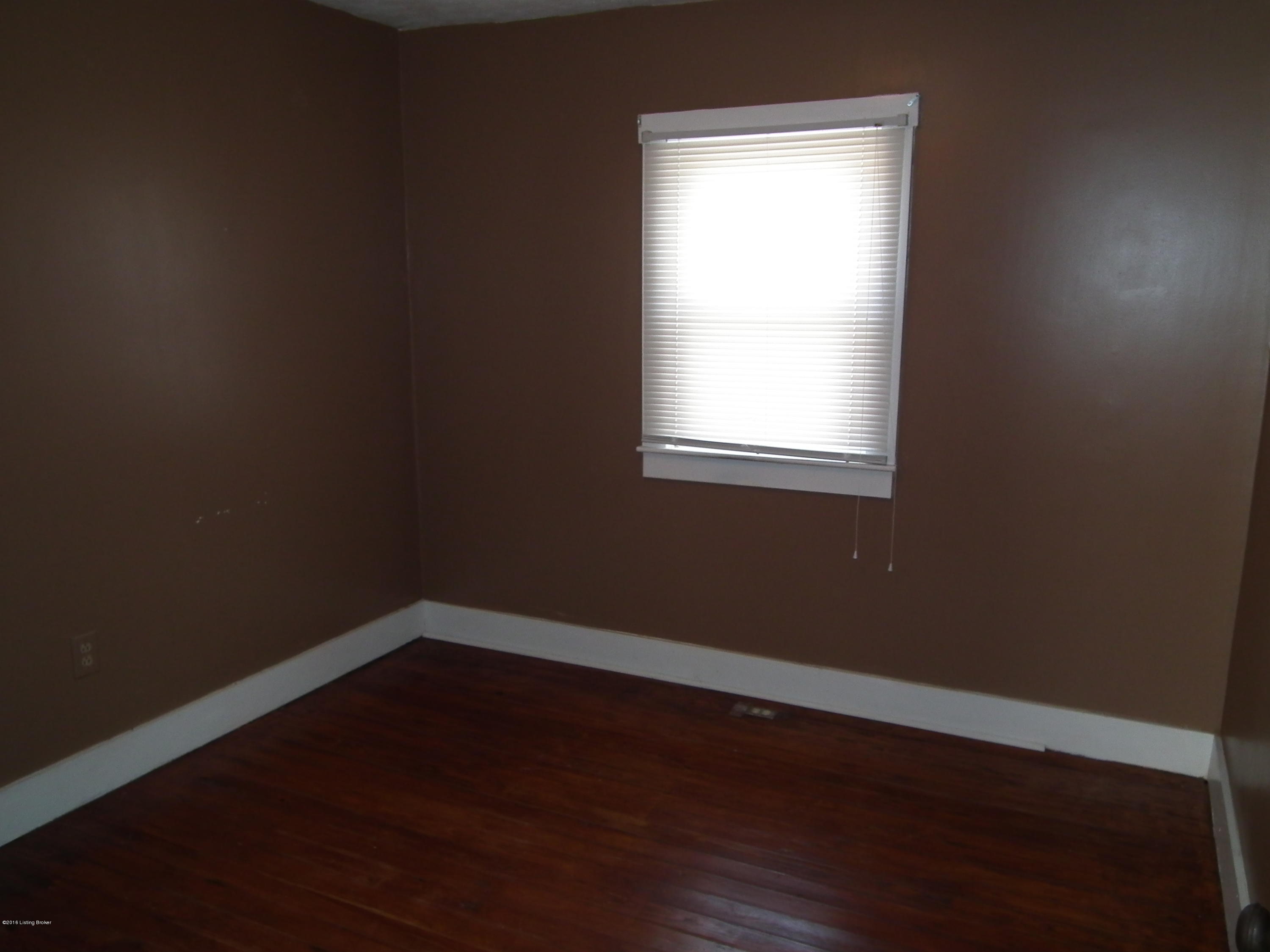 5621 Lawrenceburg Road Chaplin, KY 40012 - Photo 3 of 8 DSCF3651