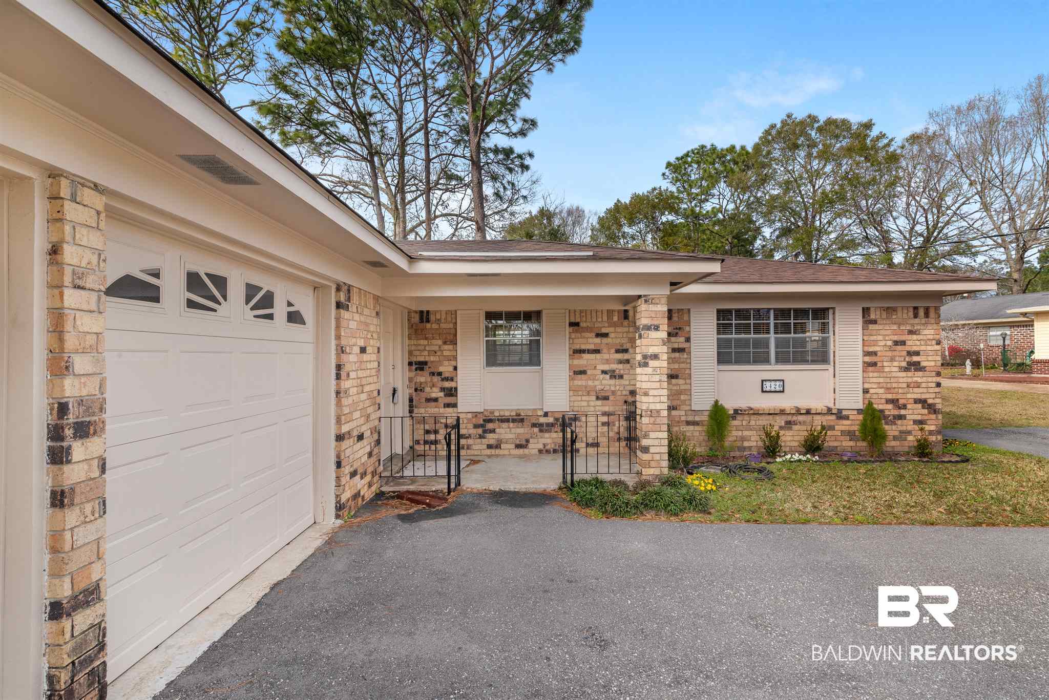 5420 Spring Drive Mobile, AL 36693 - Photo 2 of 30