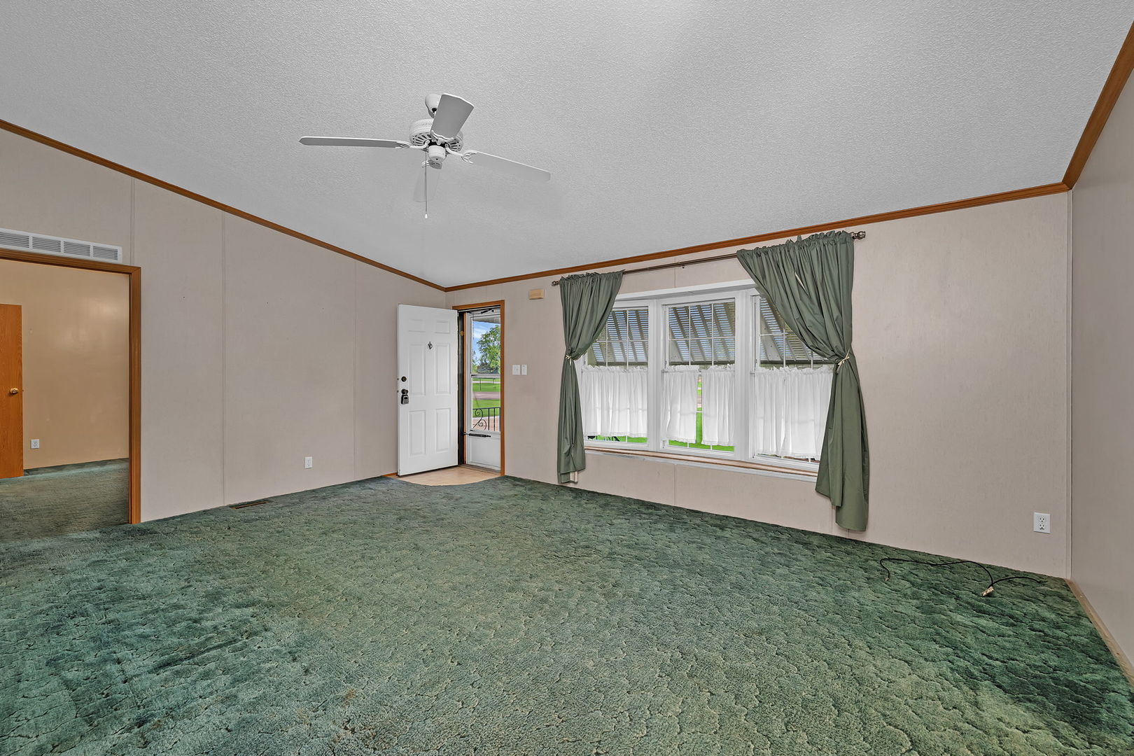 2910 East 11th Road Ottawa, IL 61350 - Photo 8 of 37