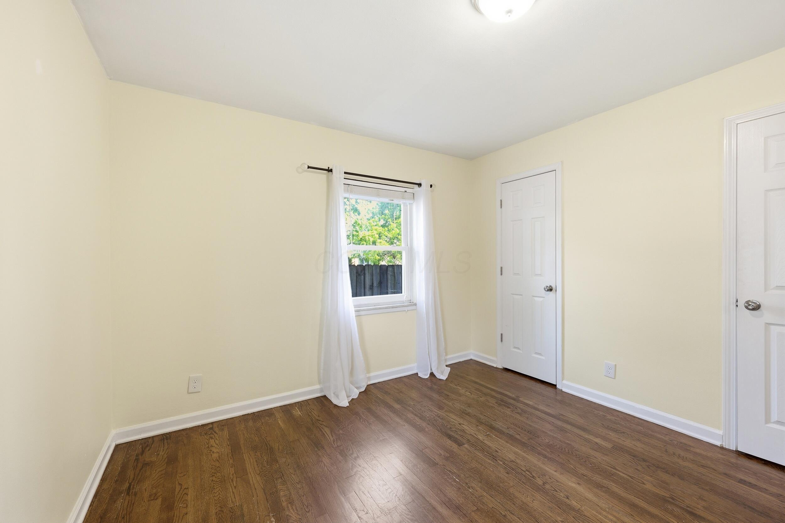 943 South Chesterfield Road Columbus, OH 43209 - Photo 12 of 31 Bedroom 1
