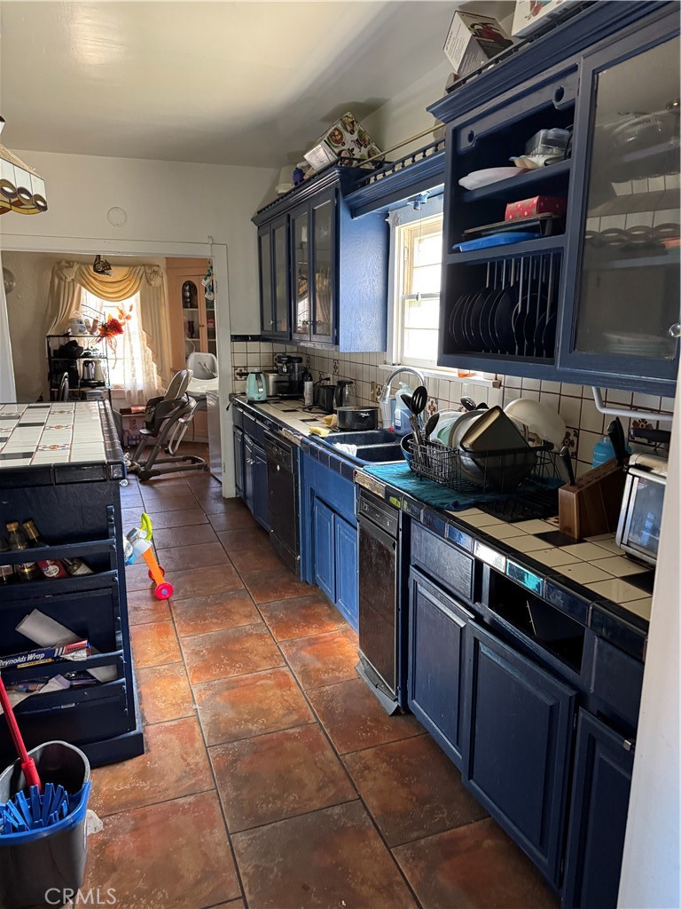 36708 Irwin Road Barstow, CA 92311 - Photo 9 of 16 Primary Kitchen