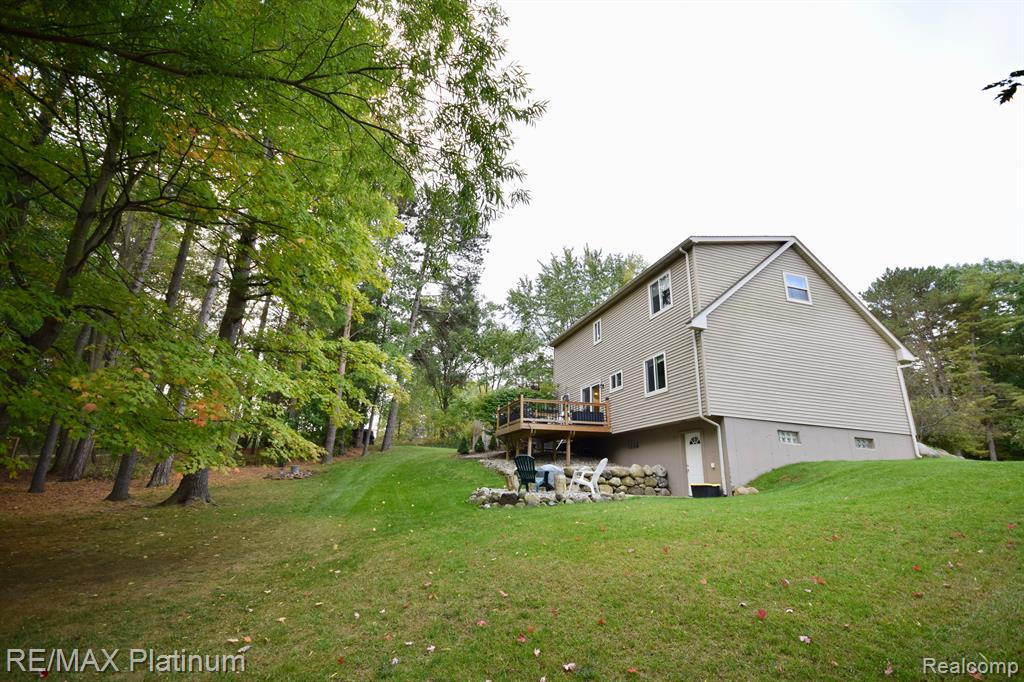 7234 Linden Road Fenton, MI 48430 - Photo 3 of 27