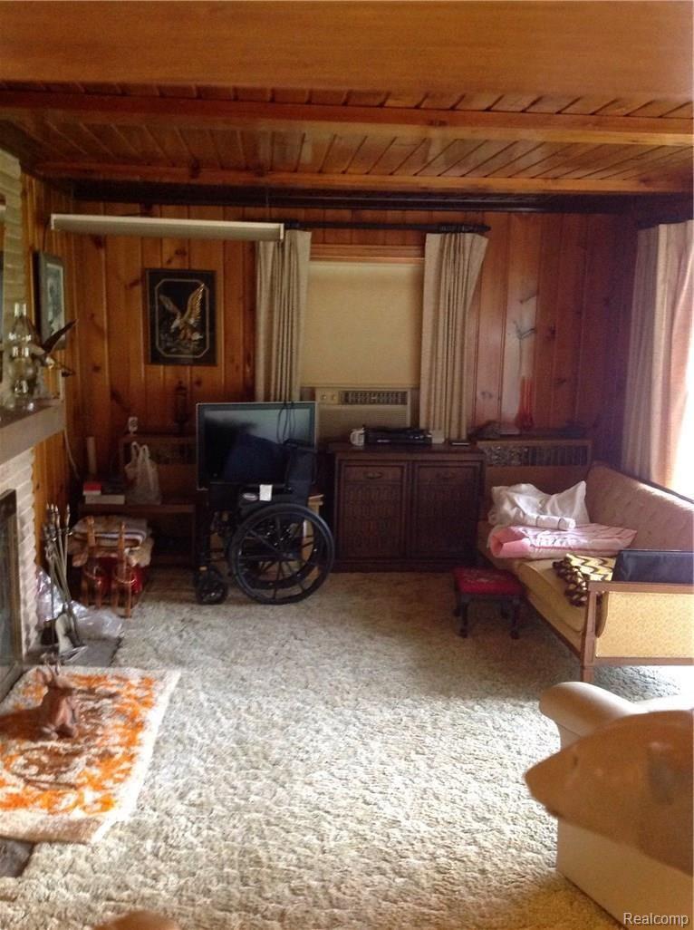 895 East Square Lake Road Troy, MI 48085 - Photo 10 of 21 image.jpg