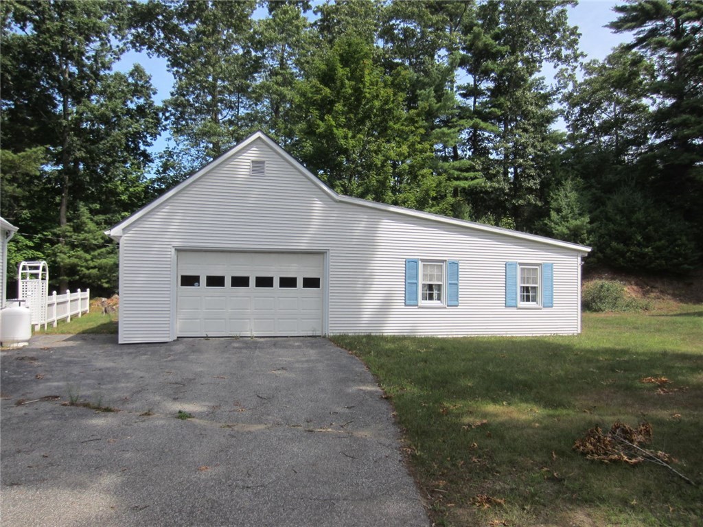 168 Phillips Hill Road Coventry, RI 02816 - Photo 3 of 23